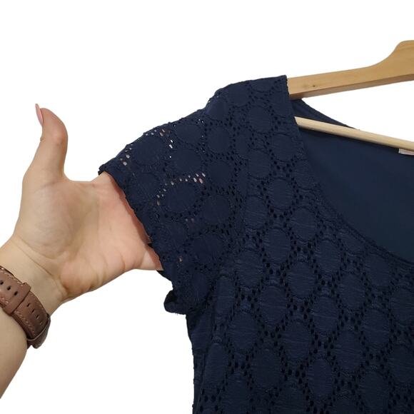 Isaac Mizrahi | Navy Lace Sheath Short Sleeve Dress - Picture 4 of 10